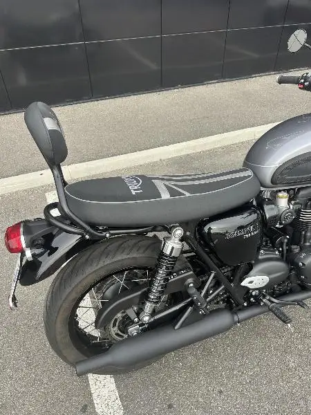 Bonneville T120 Black