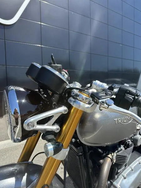 THRUXTON 1200 R