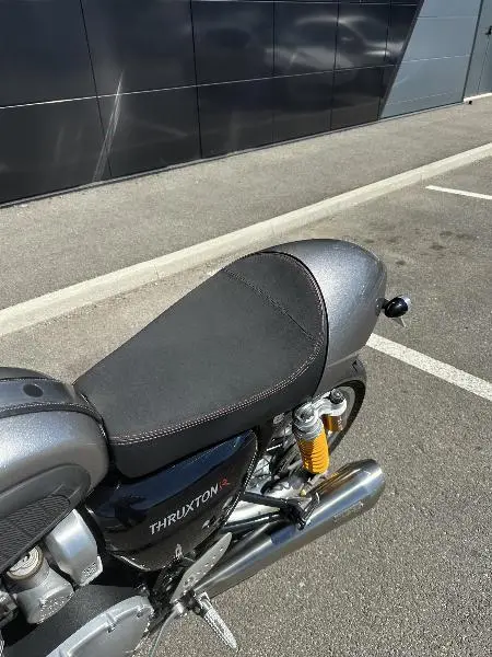 THRUXTON 1200 R