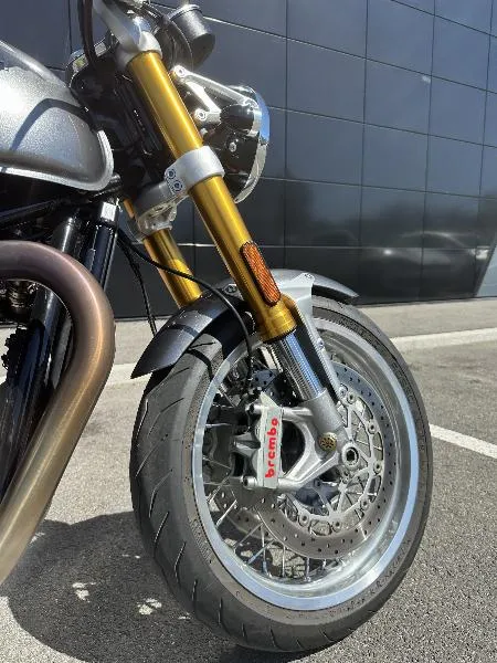 THRUXTON 1200 R