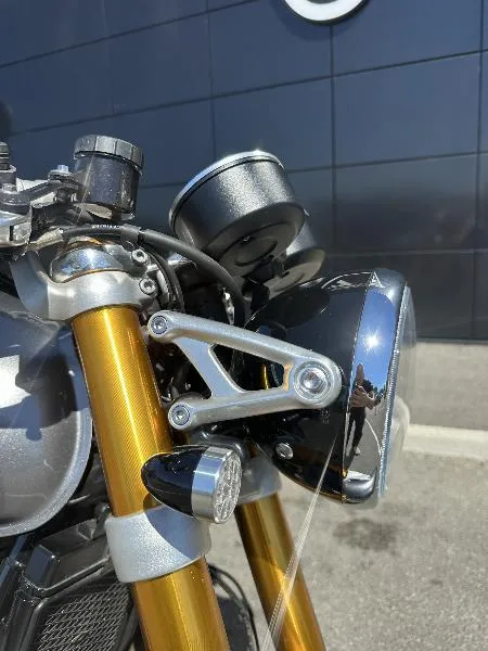 THRUXTON 1200 R