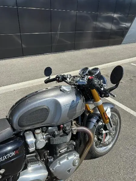 THRUXTON 1200 R