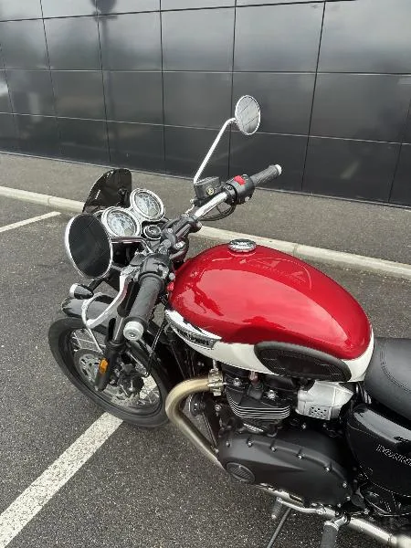 Bonneville T100