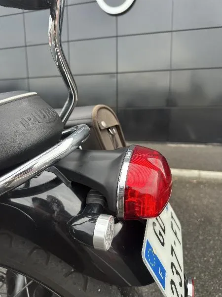 Bonneville T100