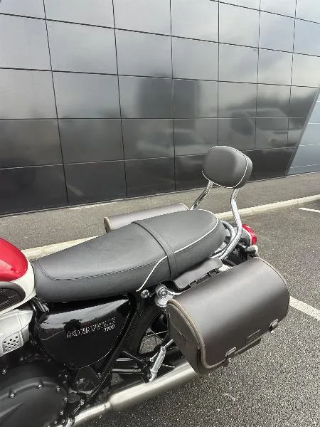 Bonneville T100