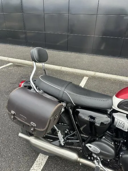 Bonneville T100