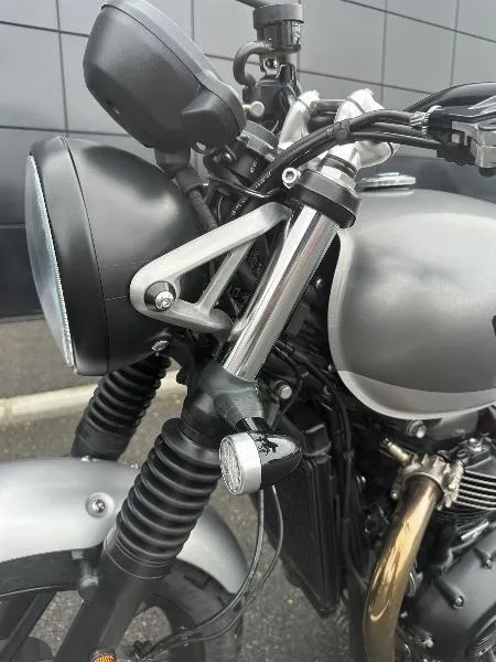 STREET TWIN 900 EC1 Edition