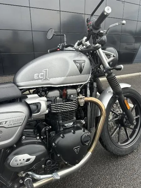 STREET TWIN 900 EC1 Edition