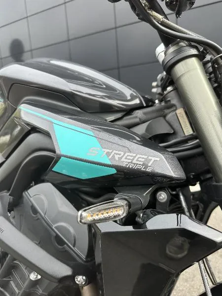 STREET TRIPLE 765 RS