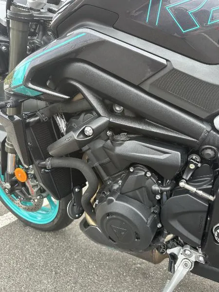 STREET TRIPLE 765 RS