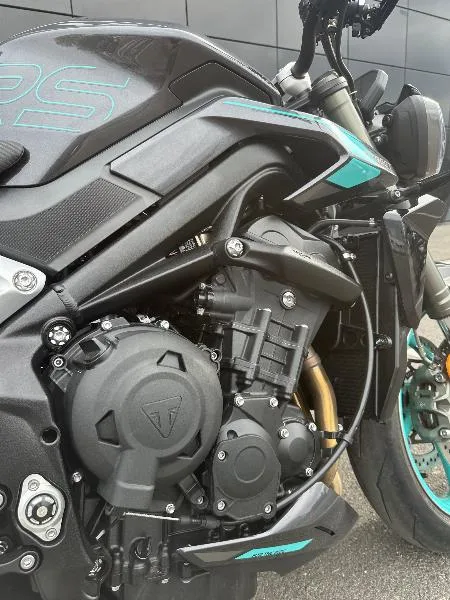 STREET TRIPLE 765 RS