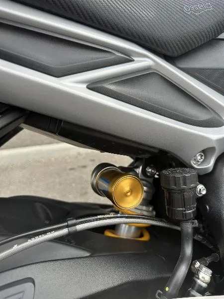 STREET TRIPLE 765 RS