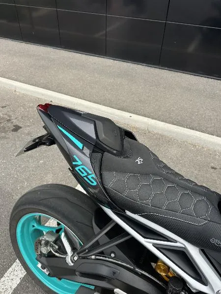 STREET TRIPLE 765 RS