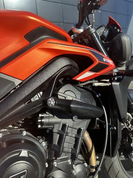STREET TRIPLE 765 R A2