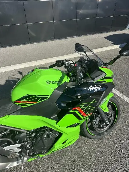 NINJA 400
