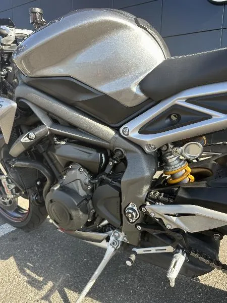 STREET TRIPLE 765 RS