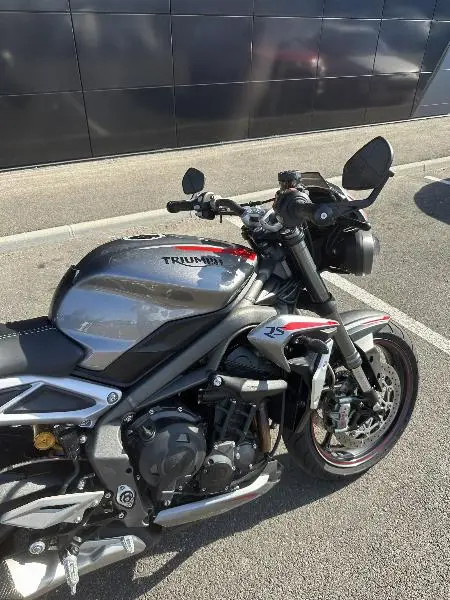 STREET TRIPLE 765 RS