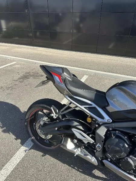 STREET TRIPLE 765 RS