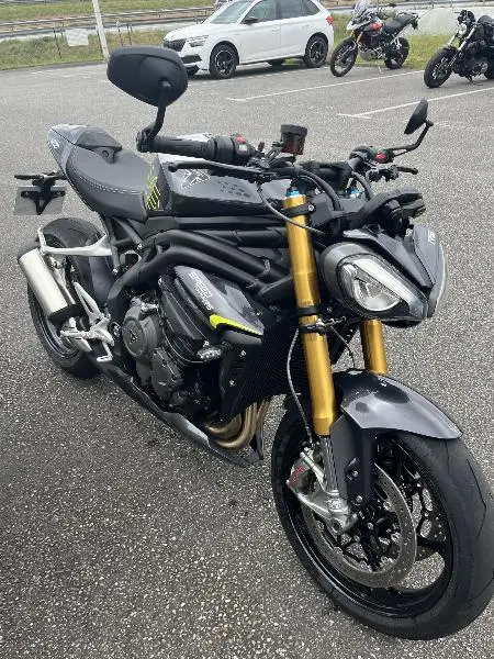 SPEED TRIPLE 1200 RS