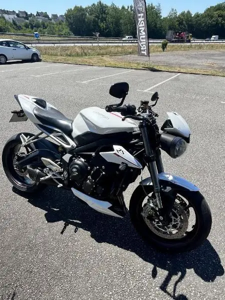 STREET TRIPLE 765 RS