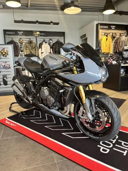 SPEED TRIPLE 1200 RR