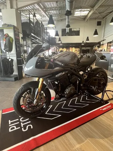 SPEED TRIPLE 1200 RR