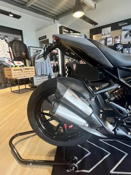 SPEED TRIPLE 1200 RR