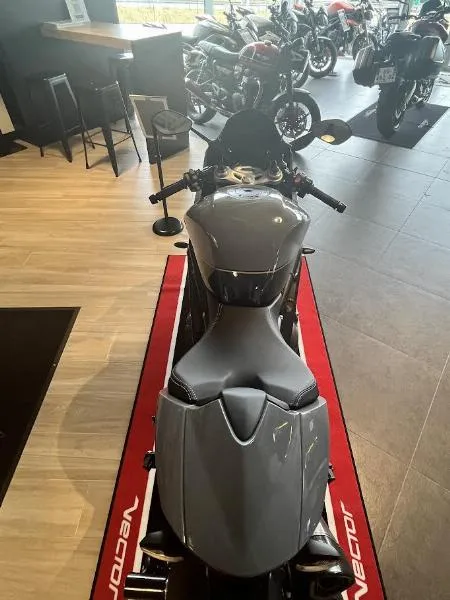 SPEED TRIPLE 1200 RR