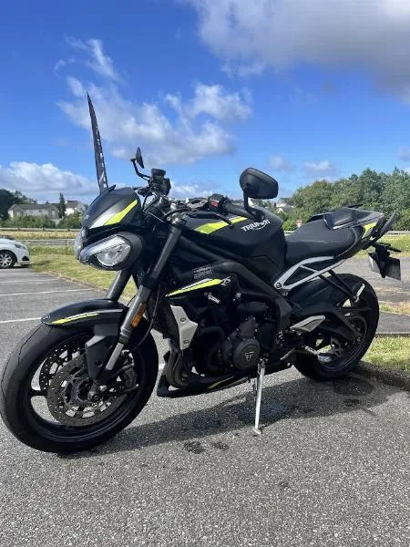 STREET TRIPLE 765 RS