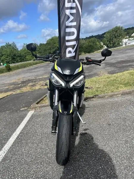 STREET TRIPLE 765 RS