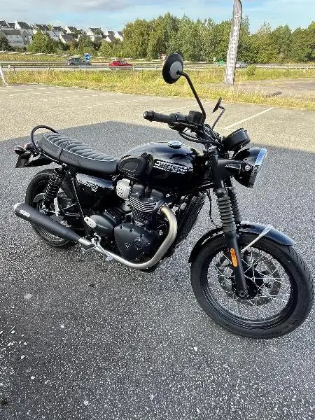 Bonneville T100