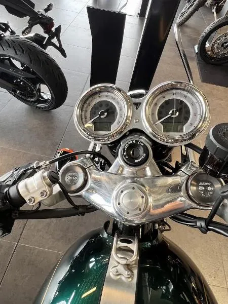 THRUXTON 1200 RS