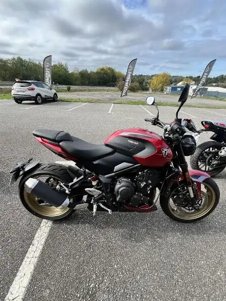 TRIDENT 800