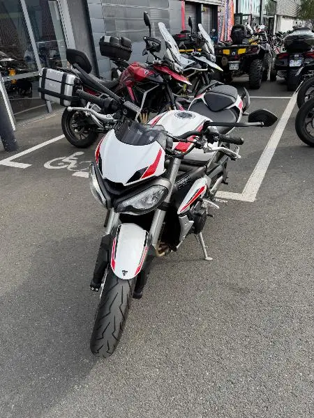 STREET TRIPLE 660 S