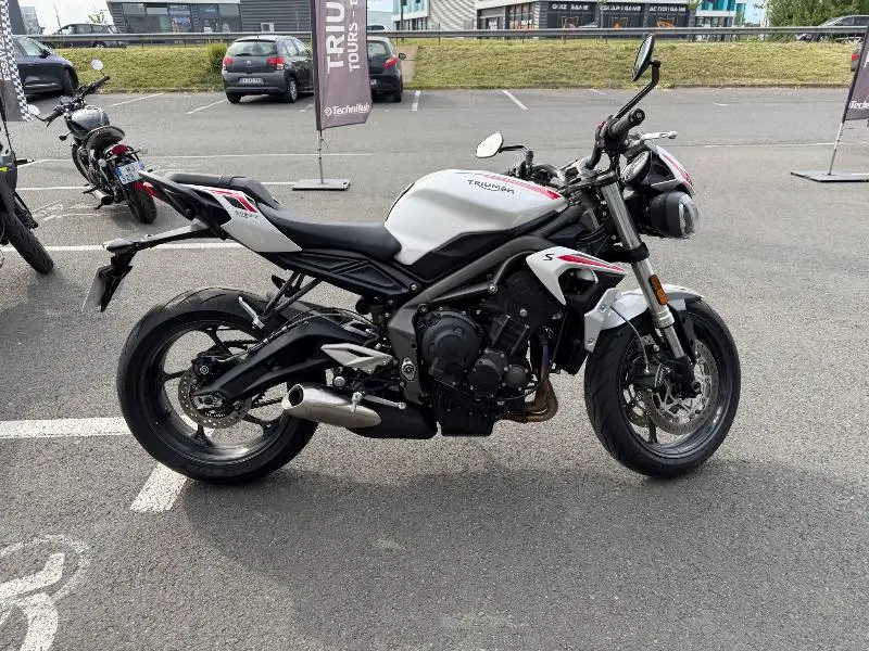 STREET TRIPLE 660 S