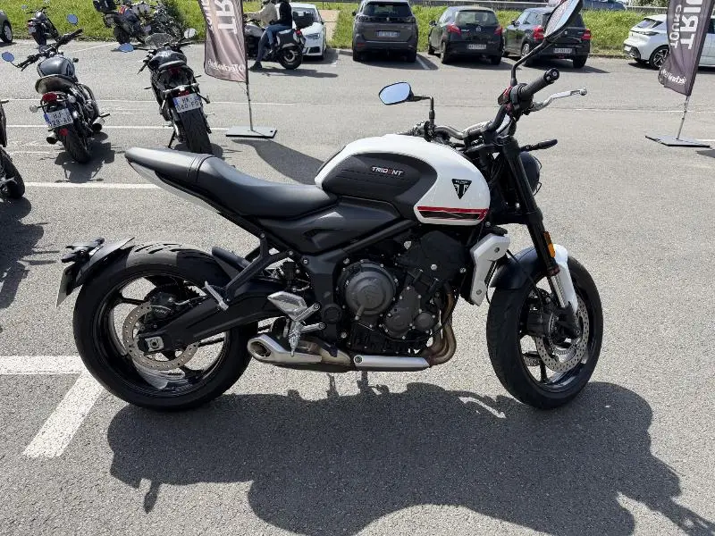 TRIDENT 660