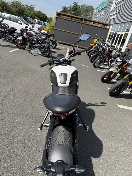 TRIDENT 660