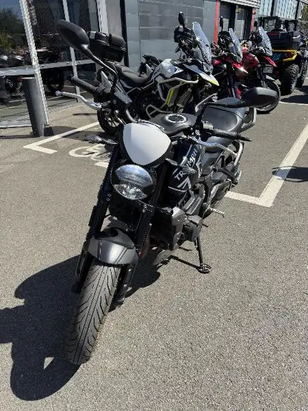 TRIDENT 660