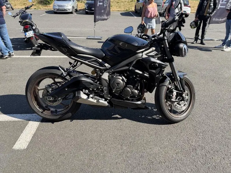 STREET TRIPLE 765 RS