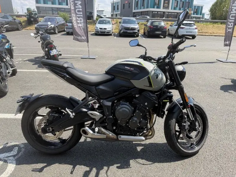 TRIDENT 660