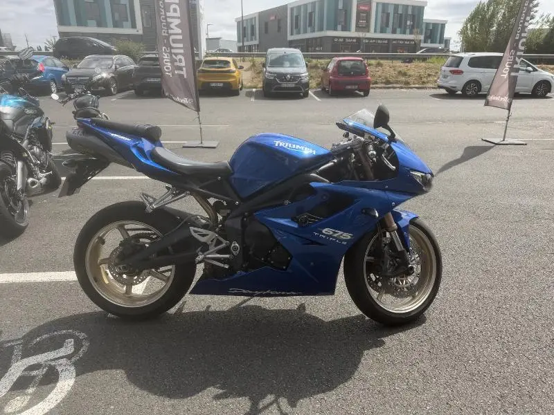 DAYTONA 675