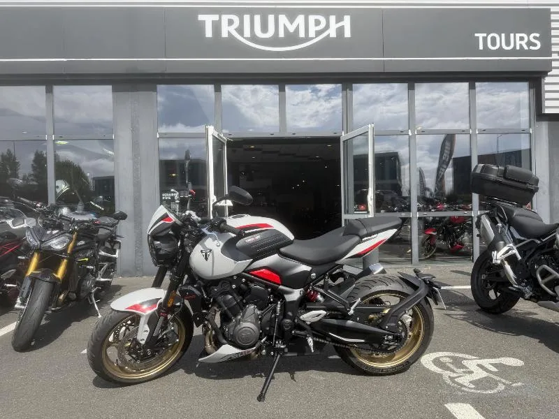 TRIDENT 800
