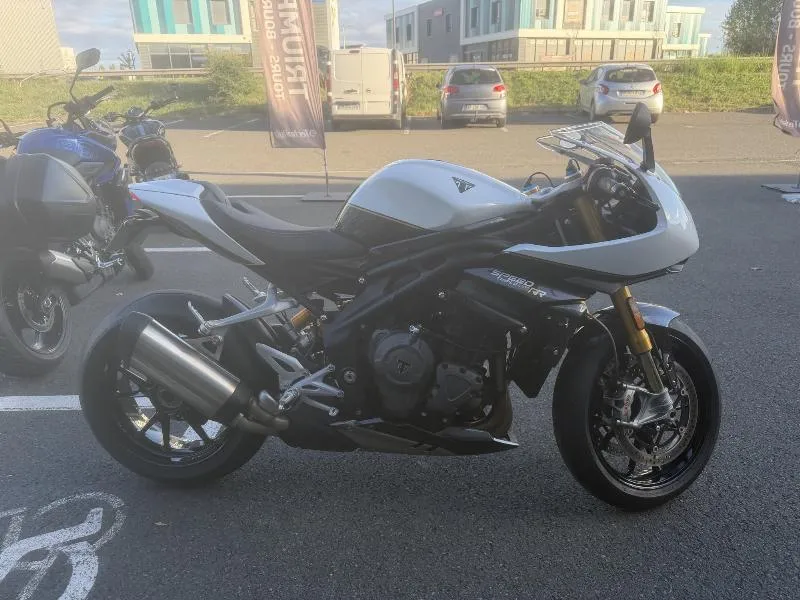 SPEED TRIPLE 1200 RR