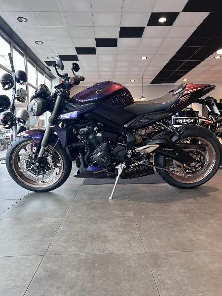STREET TRIPLE 765 RS
