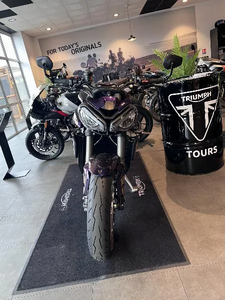 STREET TRIPLE 765 RS