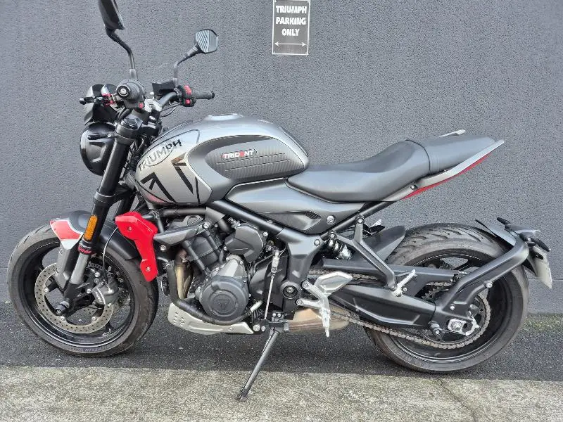 TRIDENT 660