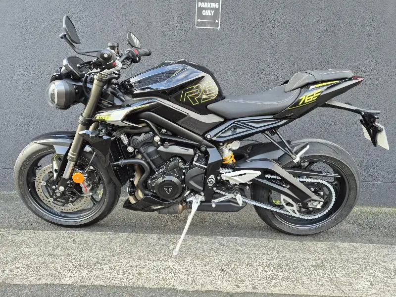 STREET TRIPLE 765 RS