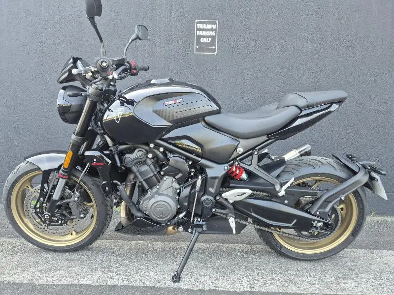 TRIDENT 800