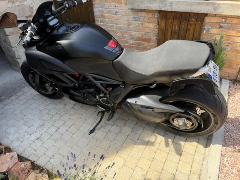 DIAVEL DARK