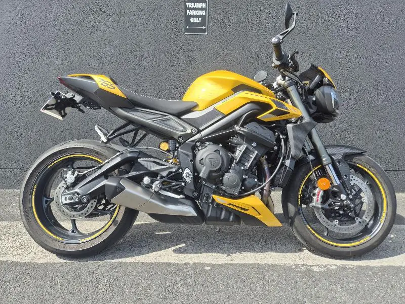 STREET TRIPLE 765 RS